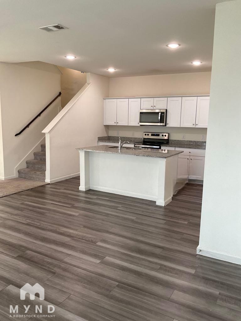 Building Photo - 6301 Tropicana Way