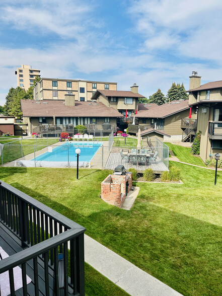 Building Photo - 1705 Alder Dr