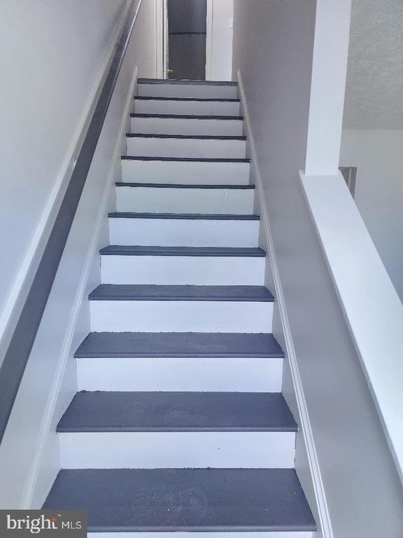 Building Photo - 130 W 13th St