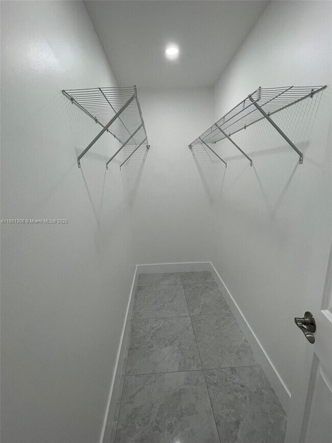 Building Photo - 6070 W 19th Ave