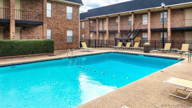 Building Photo - Hardy Manor Apartment Homes