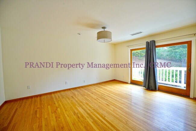 Building Photo - "Charming 4-Bed, 3-Bath Sanctuary in San R...