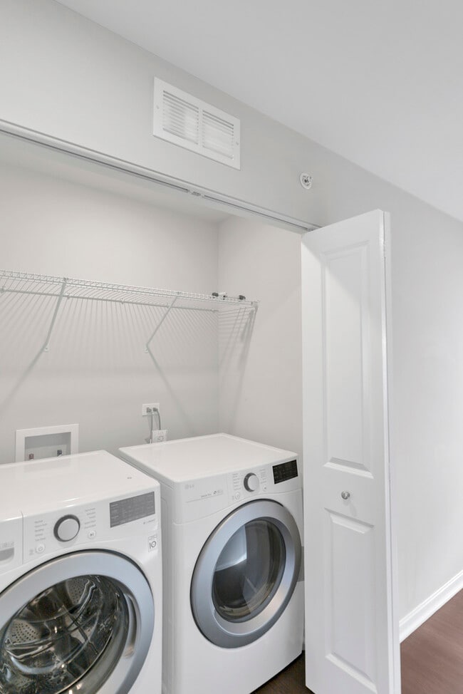 Building Photo - 478 Woodmoor Dr