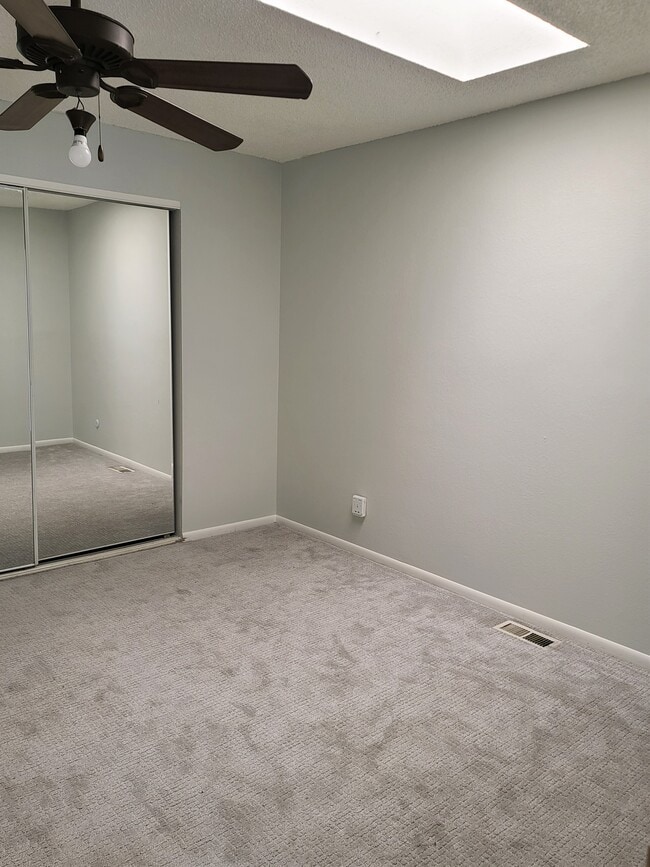 Building Photo - 5300 E Cherry Creek S Dr