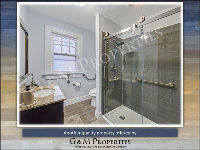 Building Photo - Rare Park Ave Rental – Spacious 3-Bedroom with Original Charm