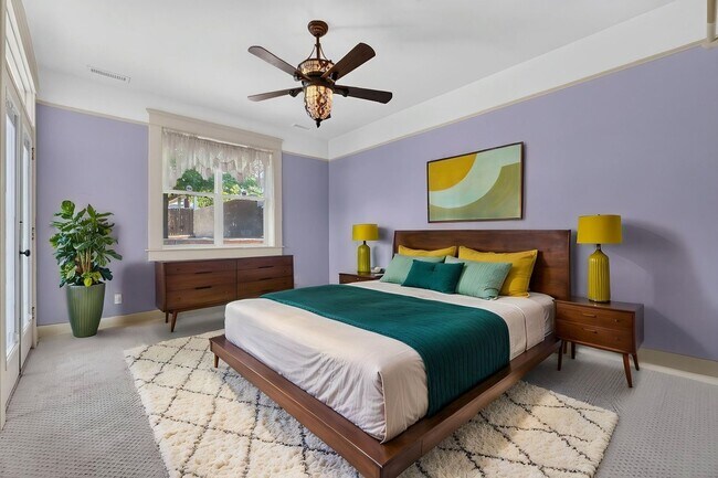 Building Photo - 3 Bedroom with Historical Charm Close to Square