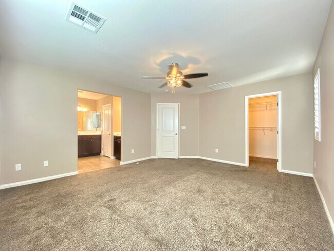 Building Photo - 3621 Vino Biano Ave