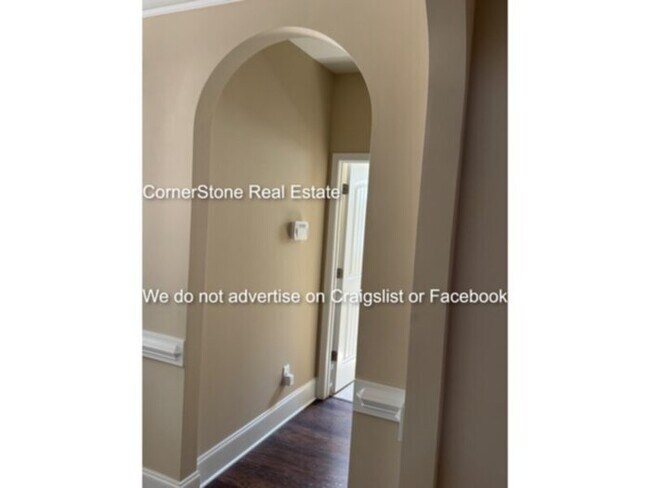 Building Photo - 547 Micahs Way N