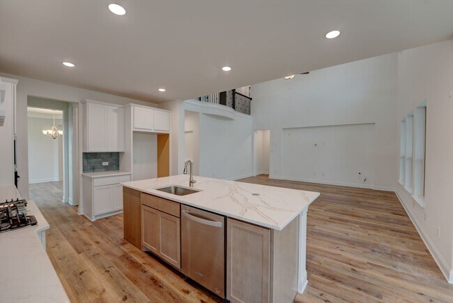 Building Photo - Must See 5 Bed 4.5 Bath in Northlake