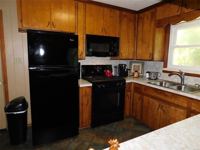 Building Photo - 1203 Oates Rd