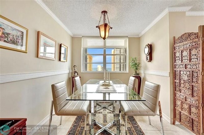 Building Photo - 3113 S Ocean Dr