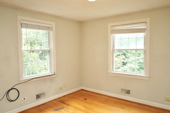 Building Photo - 101 Bollingwood Rd