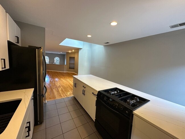 Building Photo - Collins Ave 241-243 MLR