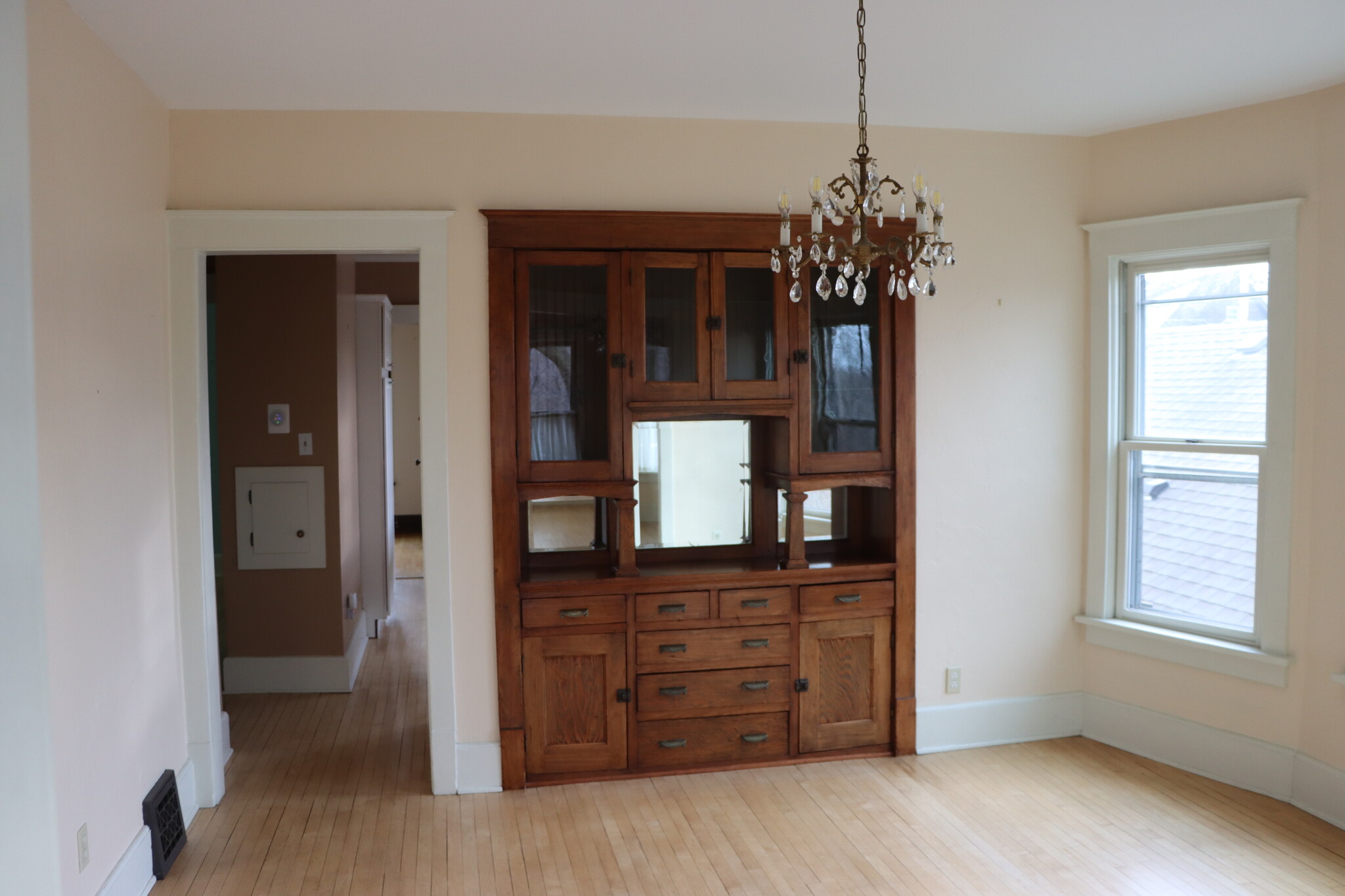 Dining Room - 3262 N Cambridge Ave