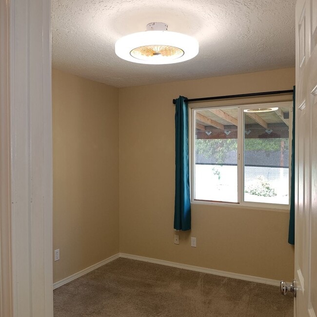 Building Photo - Great House With So Much To Offer In Independence!