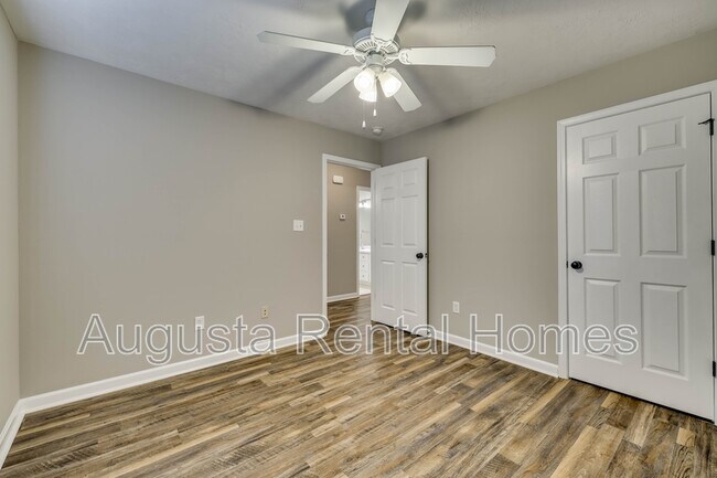 Building Photo - 1054 Grove Landing Ln