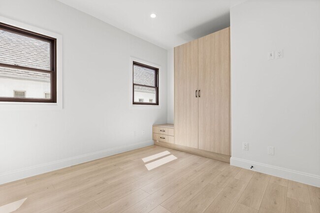 Building Photo - 341 N Genesee Ave