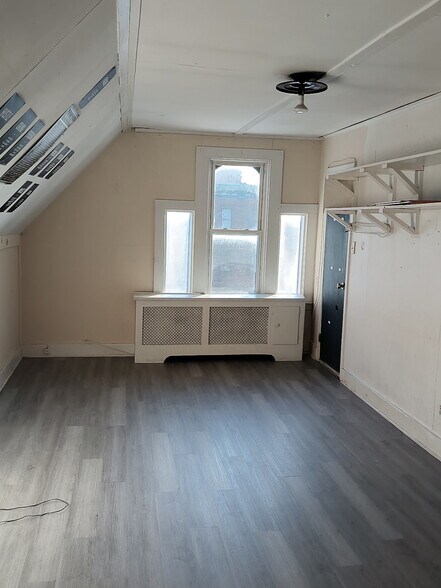 Building Photo - 155 Western Ave