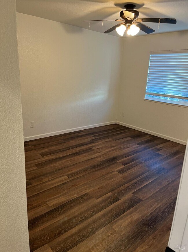 Building Photo - 329 E T St