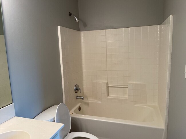 Building Photo - 273 Vining Way