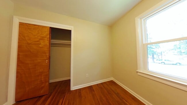 Building Photo - 3 Bedroom 1.5 Bathroom Single Family Home ...