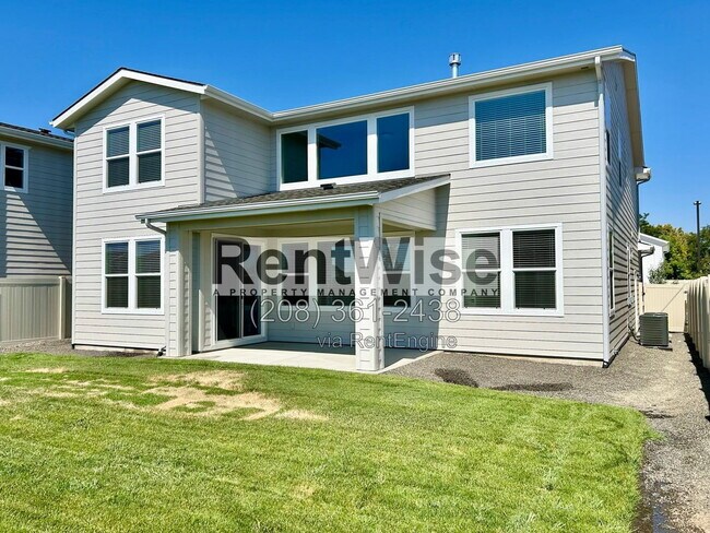 Building Photo - 5845 W Sprig Dr