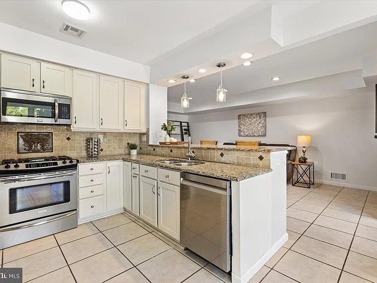 Building Photo - 1 Fieldwood Ct