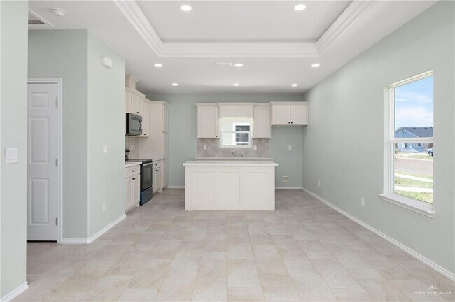 Building Photo - 14 E Mahl St