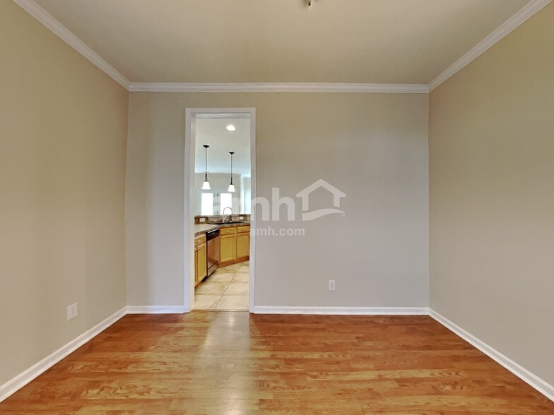 Building Photo - 227 Mott Rd