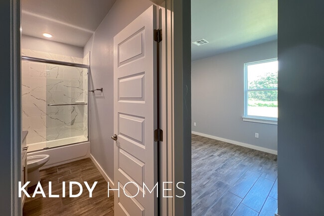 Building Photo - 214 Olde Ml Ct