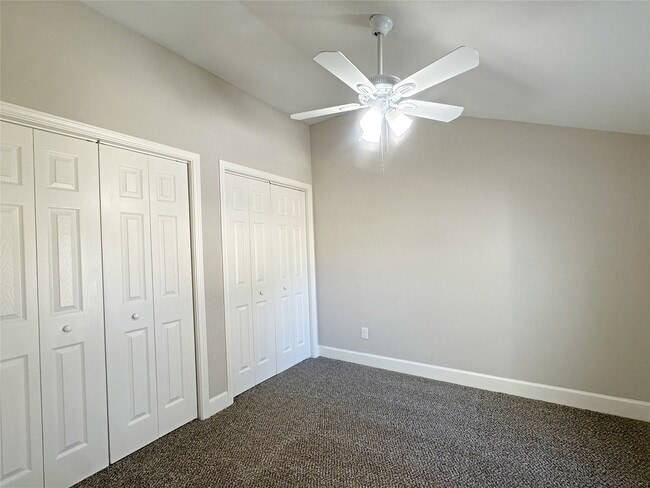 Building Photo - 415 7th Ave N