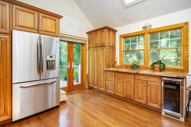 Building Photo - 49 Wooded Oak Ln