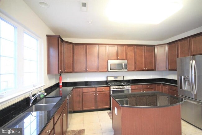 Building Photo - 609 Ellison Dr