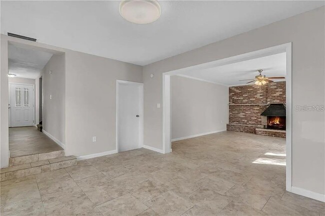 Building Photo - 5516 Sedgefield St