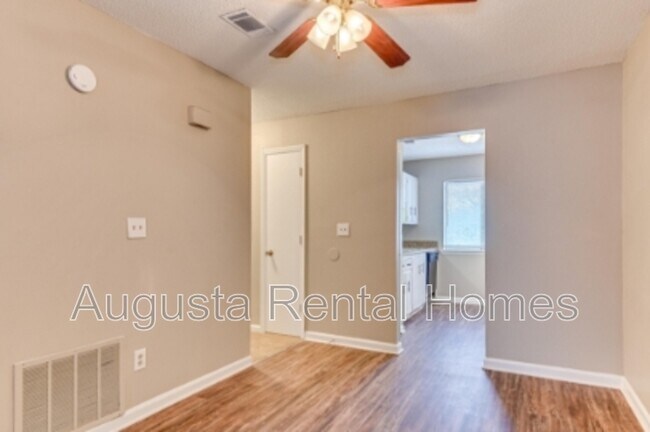 Building Photo - 3001C Strickland Court