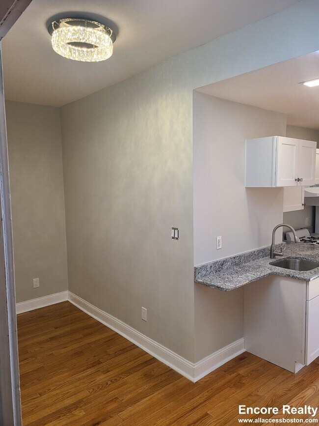 Building Photo - 38 Hemenway St