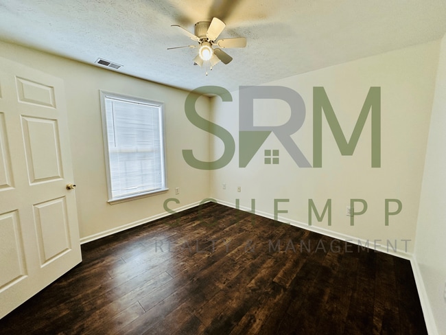 Building Photo - Updated 3 Bedroom/2 Bath Ranch in Okolona! Available Now!