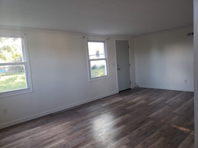 Building Photo - 224 Lamont St