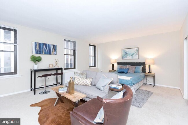 Building Photo - 135 S 19th St