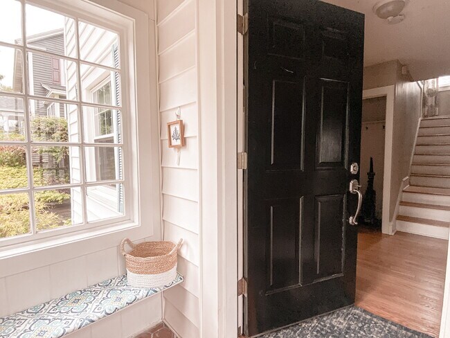 Building Photo - 61 Lexington Pky