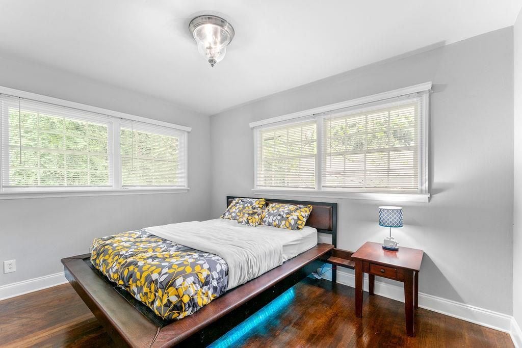 Building Photo - 1131 Custer Ave SE