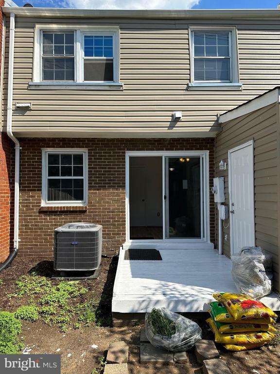 Building Photo - 1628 Fort Fisher Ct