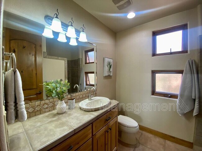 Building Photo - 2336 2336 W Entrada Trail