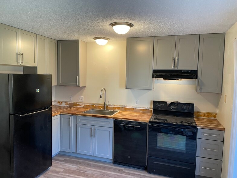 Building Photo - 45 Baxter Woods Trl