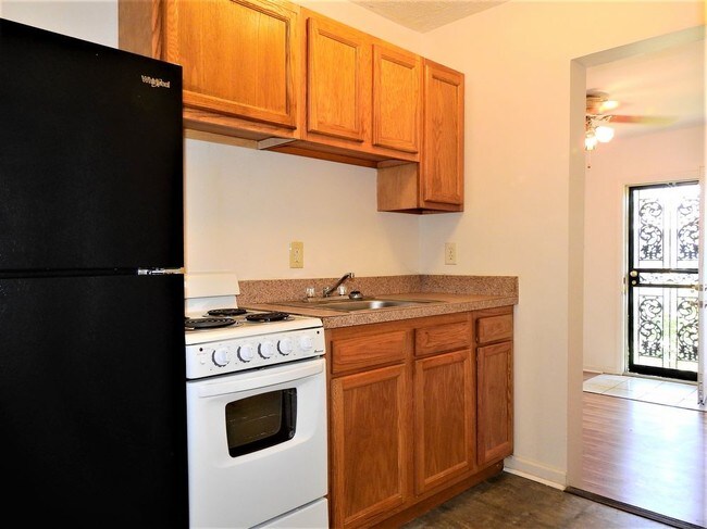 Building Photo - 1525 Arcade Avenue - 2