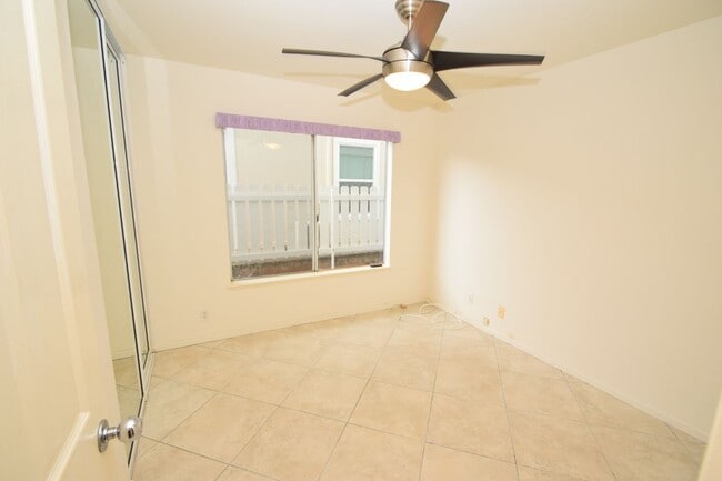 Building Photo - 113A28 - 98-2009 Kaahumanu Street, Apt. F