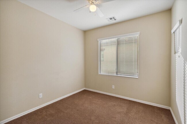 Building Photo - 18815 E Swan Dr