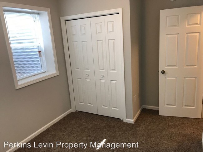 Building Photo - 2008 Bryant Ave S