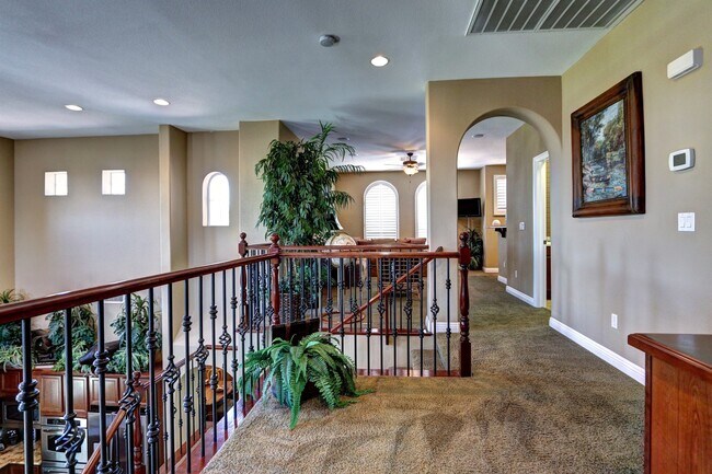 Building Photo - 1318 Surrey Downs Ln