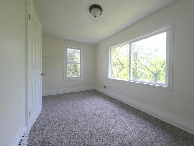 Building Photo - 742 Excelsior Ave